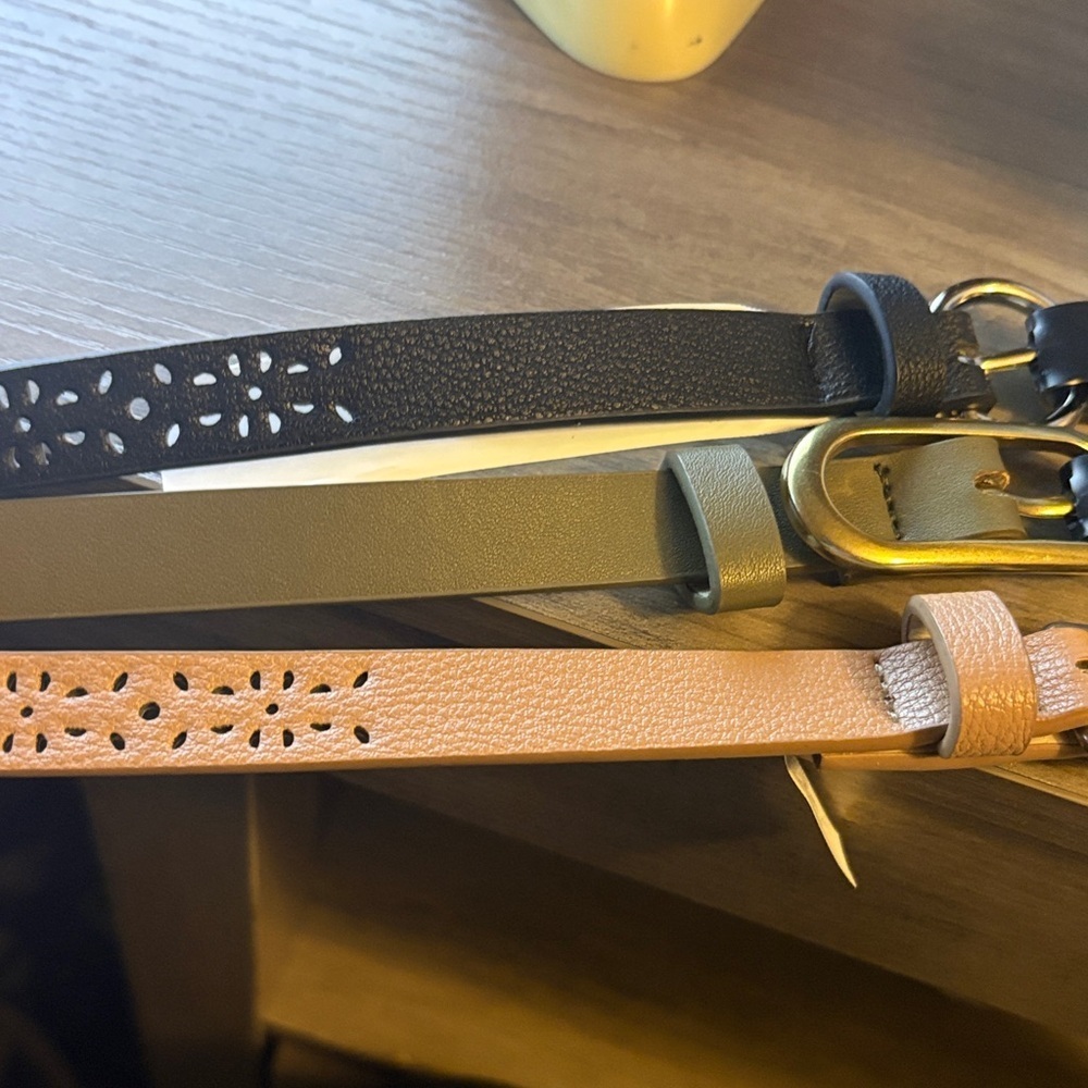NOBO Black Clip Hanger with Pink Accents
